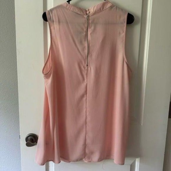 NWT Torrid Pink Mock Neck Tank, Size 2 - Picture 6 of 6